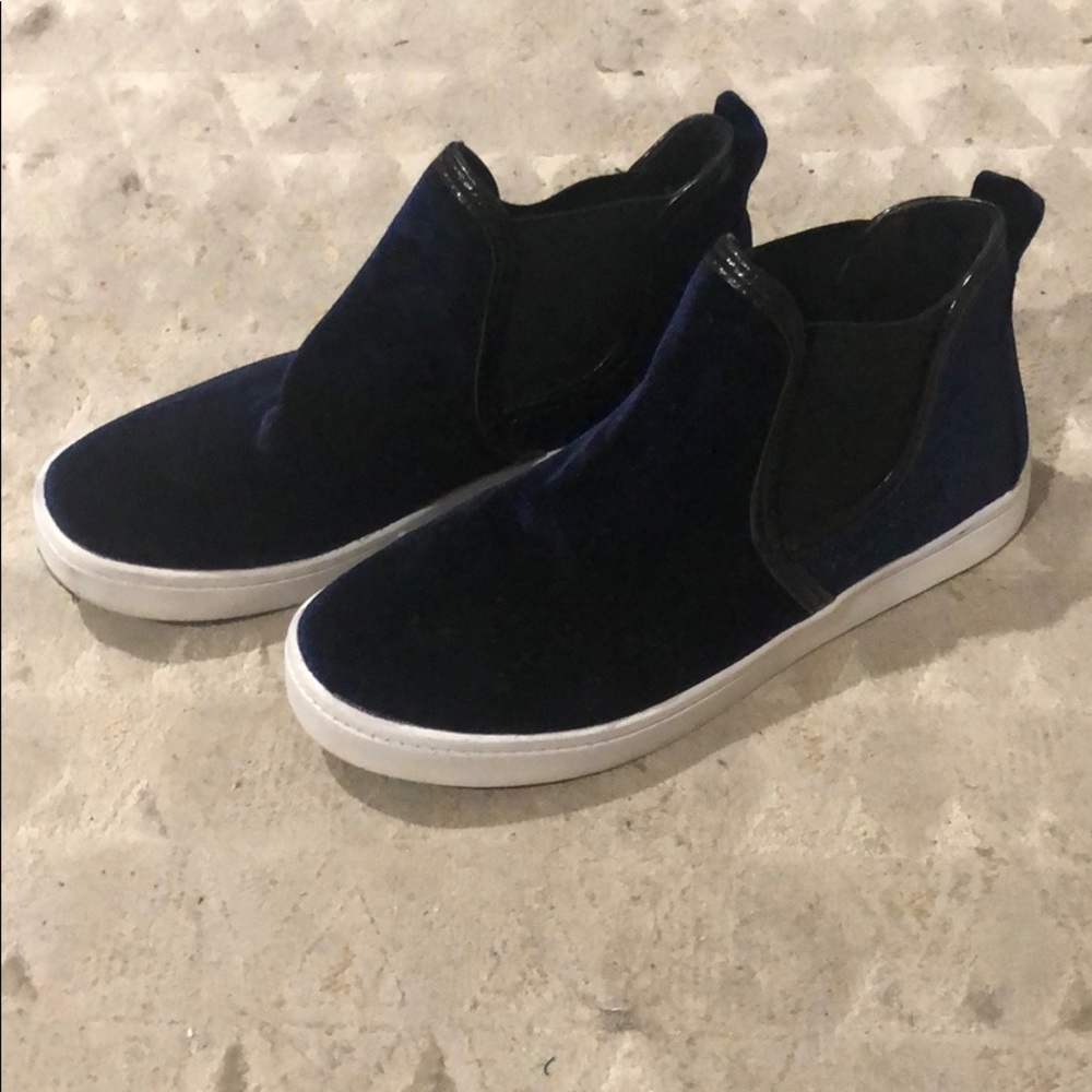 Report Velvet High Top Sneaker